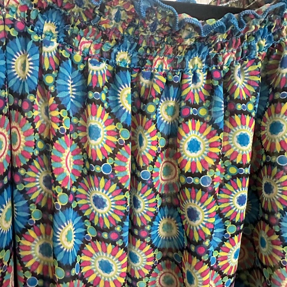 Flowy Chiffon off the shoulder top - size Medium - blue, pink, green - Picture 6 of 6